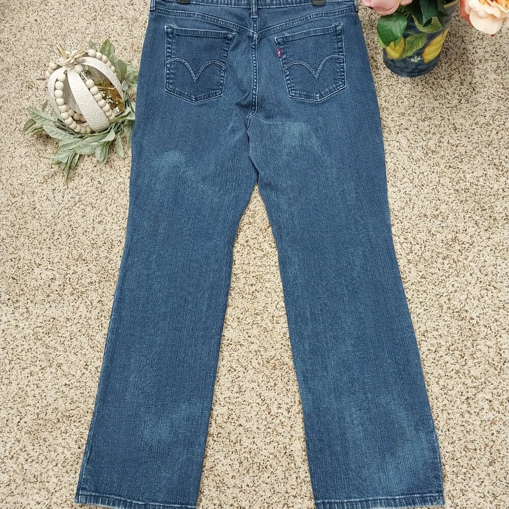 37855 Size 12 Upcycled Levi't Appliqued With Quilted Flower Trim. - Picture 5 of 7